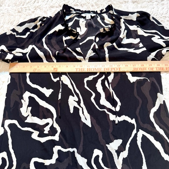 Nine West Sheer Black & White Abstract Tie-Neck Blouse – Medium - Picture 5 of 7